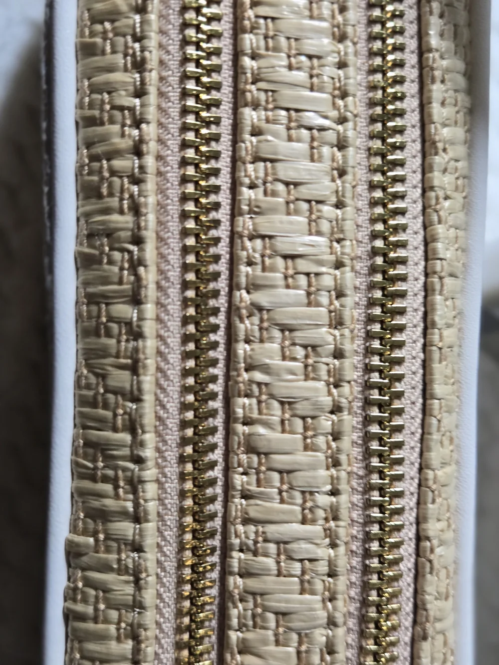 NWT Michael Kors Natural Straw MK Logo Crossbody with White Trim - Picture 5 of 7